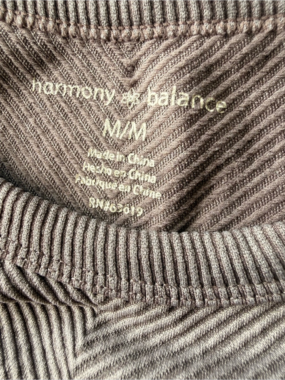 Harmony Balance Taupe Ribbed Chevron Seamless Crop Tank Top Medium - Picture 4 of 6